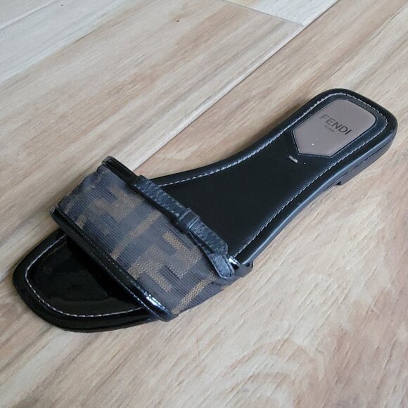 Fendi Brown/Beige Zucca Canvas Patent Leather Trim Slide Eur 37 - Picture 1 of 12
